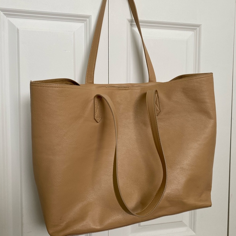 Tote bag, used only a few times. Good condition